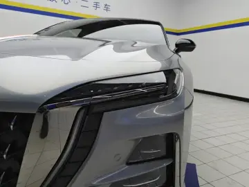 2025 Hongqi H6 с пробегом 32 000 км