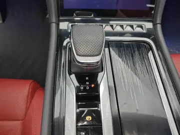 2025 Hongqi H6 с пробегом 32 000 км