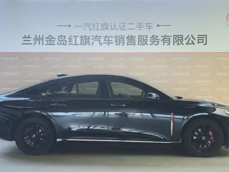 2025 Hongqi H6 с пробегом 1 800 км