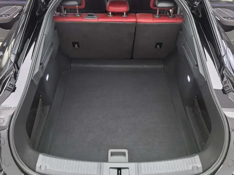 2025 Hongqi H6 с пробегом 1 800 км