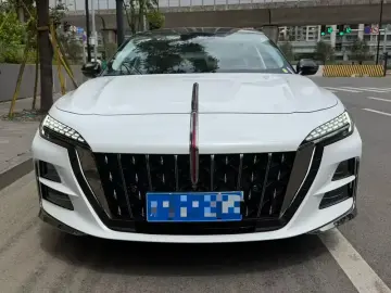 2025 Hongqi H6 с пробегом 200 км