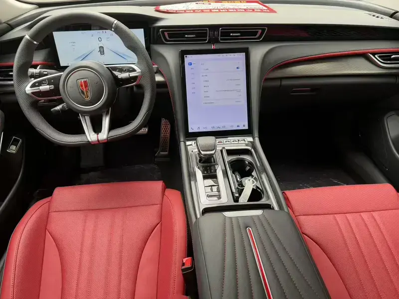 2025 Hongqi H6 с пробегом 200 км