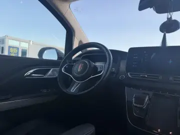 2022 Hongqi HQ9 с пробегом 86 000 км