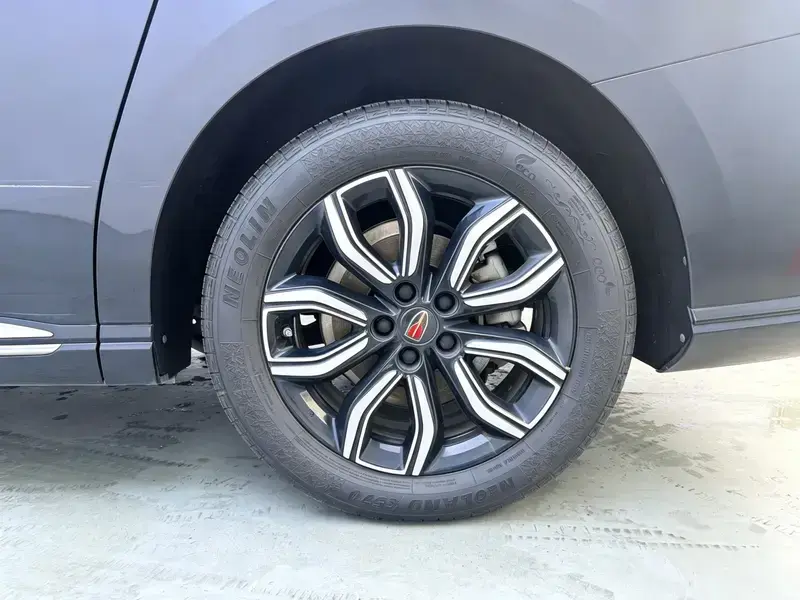 2022 Hongqi HQ9 с пробегом 132 100 км