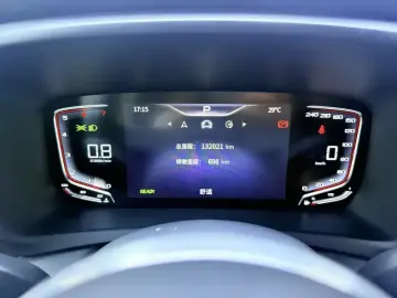 2022 Hongqi HQ9 с пробегом 132 100 км