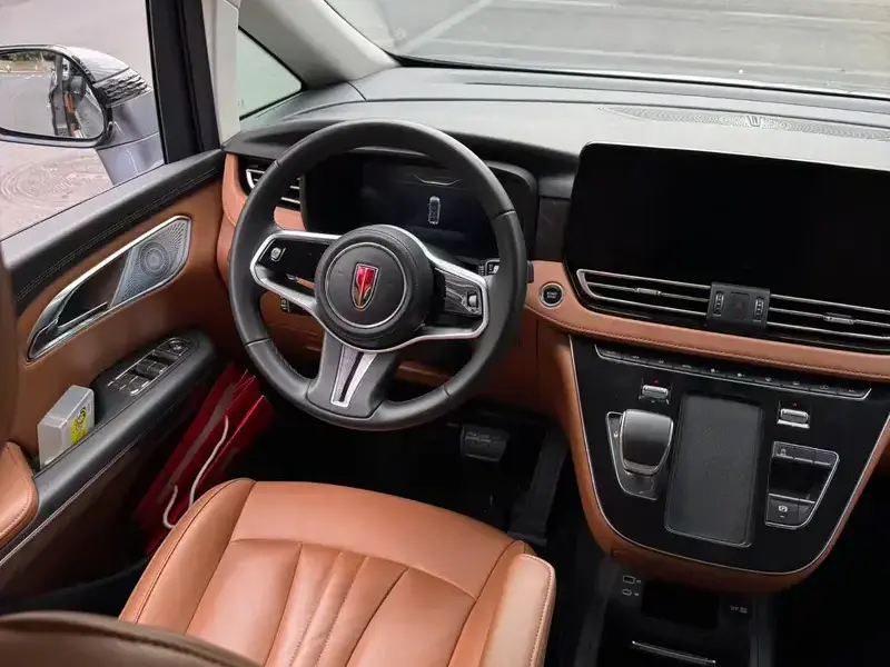 2022 Hongqi HQ9 с пробегом 76 000 км