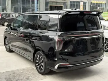 2022 Hongqi HQ9 с пробегом 70 000 км
