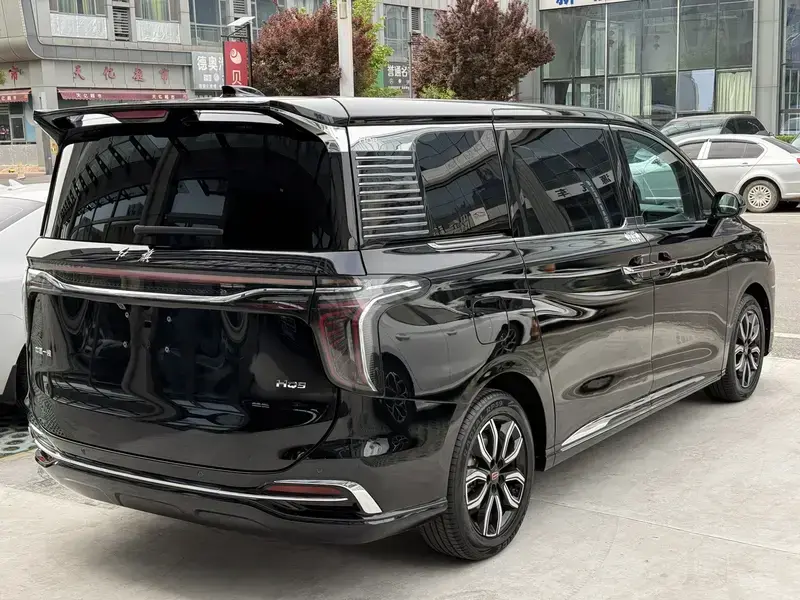 2022 Hongqi HQ9 с пробегом 70 000 км