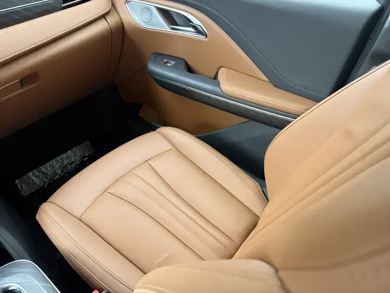 2022 Hongqi HQ9 с пробегом 70 000 км