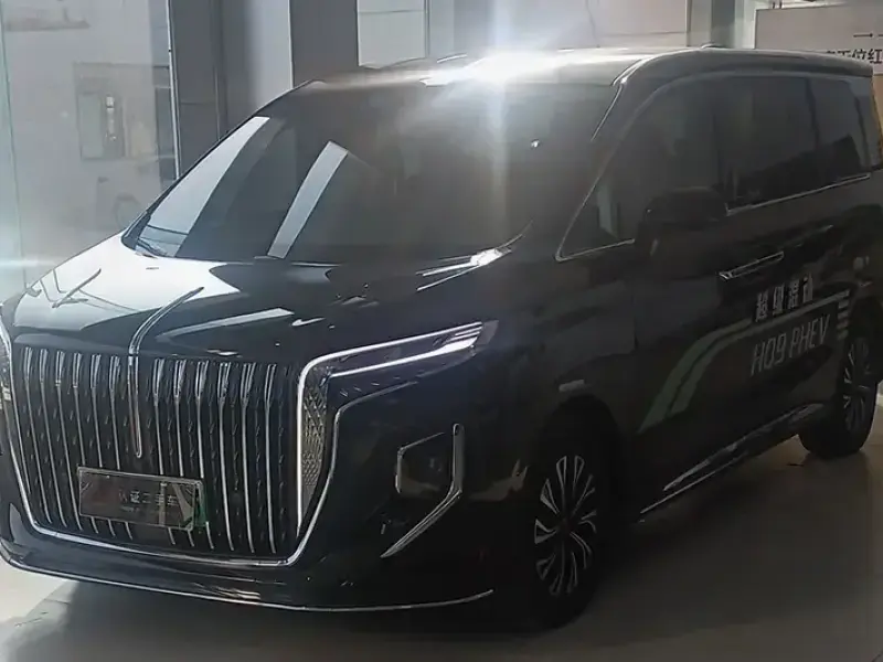 2024 Hongqi HQ9 с пробегом 8 800 км