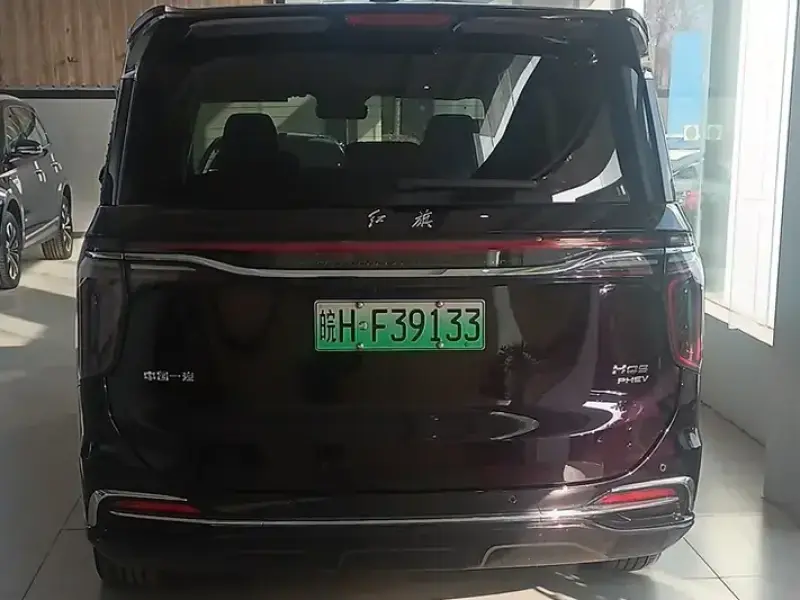 2024 Hongqi HQ9 с пробегом 8 800 км