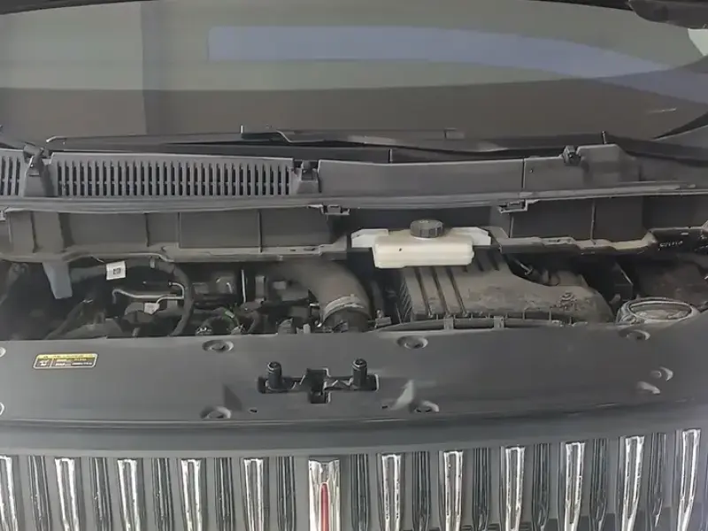 2024 Hongqi HQ9 с пробегом 8 800 км