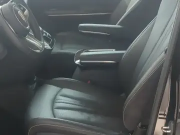 2024 Hongqi HQ9 с пробегом 8 800 км
