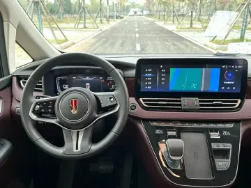 2022 Hongqi HQ9 с пробегом 72 000 км