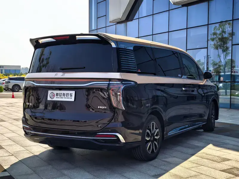 2022 Hongqi HQ9 с пробегом 30 000 км