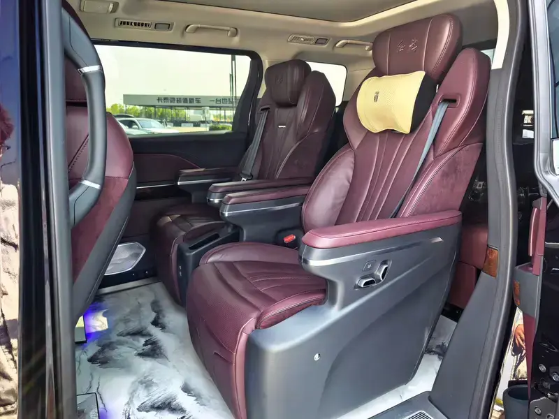 2022 Hongqi HQ9 с пробегом 30 000 км