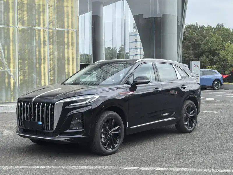 2025 Hongqi HS3 с пробегом 100 км