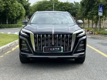 2025 Hongqi HS3 с пробегом 3 000 км