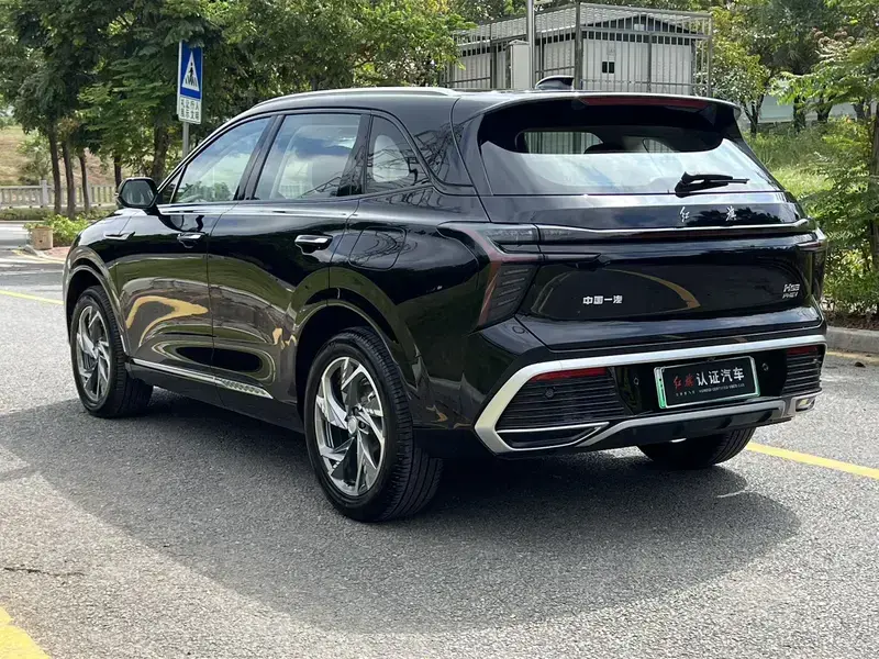2025 Hongqi HS3 с пробегом 3 000 км