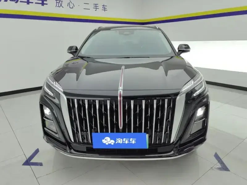 2024 Hongqi HS3 с пробегом 18 000 км