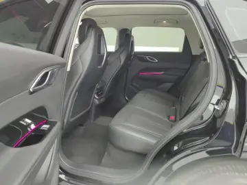 2024 Hongqi HS3 с пробегом 18 000 км