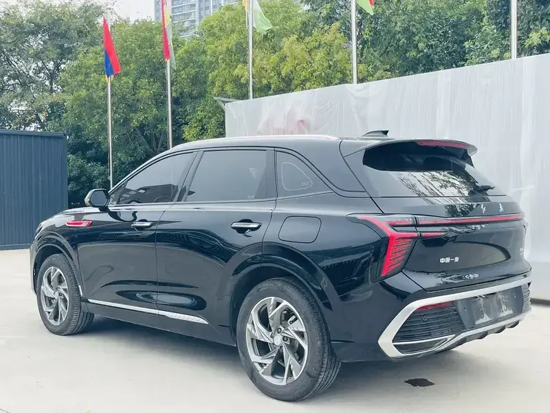 2024 Hongqi HS3 с пробегом 3 600 км