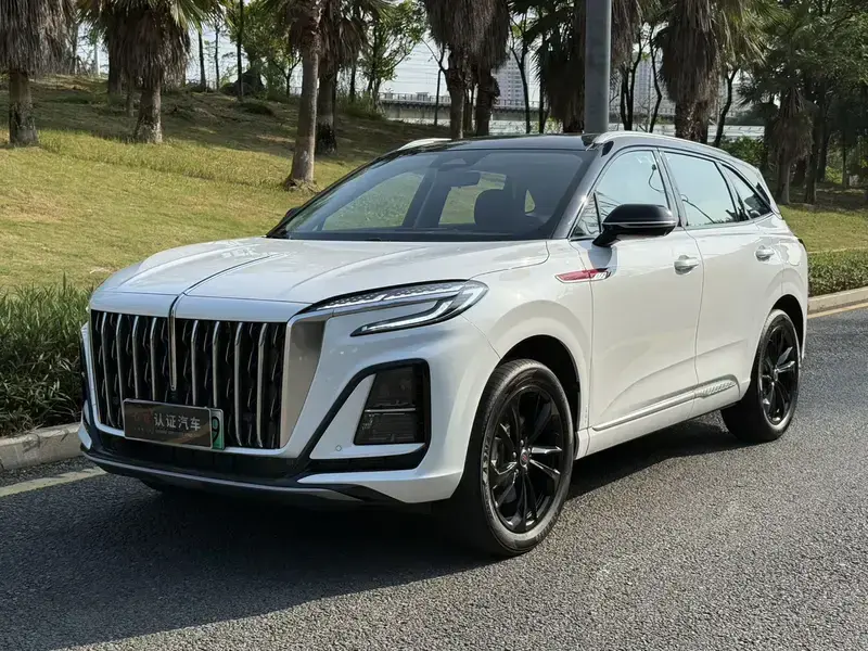 2025 Hongqi HS3 с пробегом 3 000 км