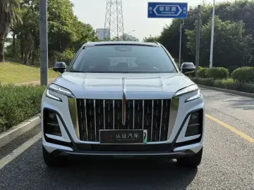 2025 Hongqi HS3 с пробегом 3 000 км