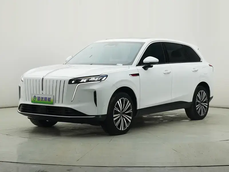 2026 Hongqi HS6 с пробегом 9 700 км
