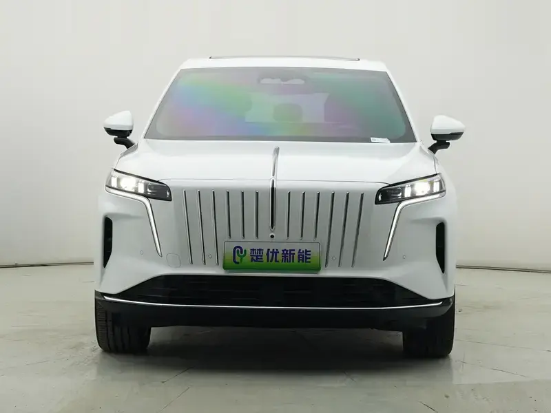 2026 Hongqi HS6 с пробегом 9 700 км