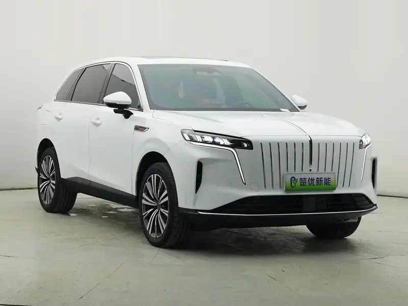 2026 Hongqi HS6 с пробегом 9 700 км