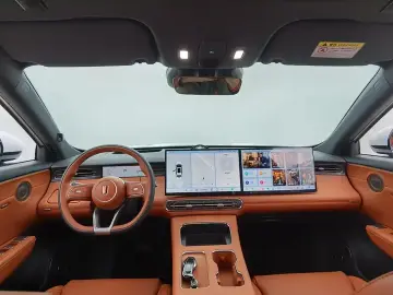 2026 Hongqi HS6 с пробегом 9 700 км