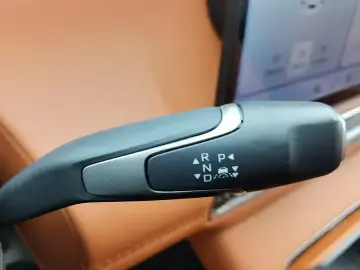 2026 Hongqi HS6 с пробегом 9 700 км