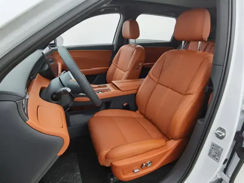 2026 Hongqi HS6 с пробегом 9 700 км