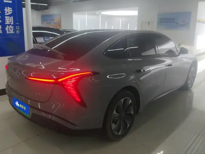2025 Hongqi Tiangong 05 с пробегом 13 000 км