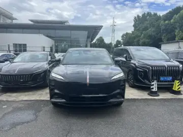 2024 Hongqi Tiangong 08 с пробегом 8 000 км