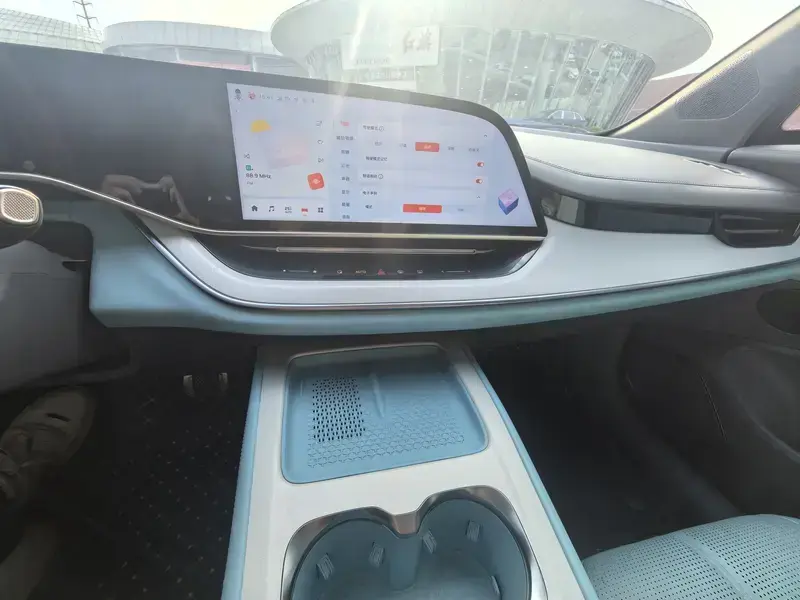 2025 Hongqi Tiangong 08 с пробегом 17 400 км