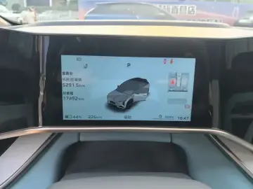 2025 Hongqi Tiangong 08 с пробегом 17 400 км