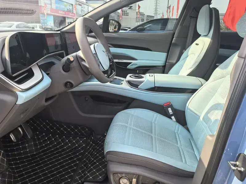 2025 Hongqi Tiangong 08 с пробегом 17 400 км