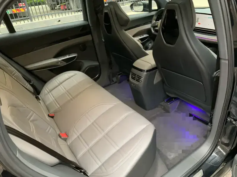 2025 Hongqi Tiangong 08 с пробегом 18 000 км
