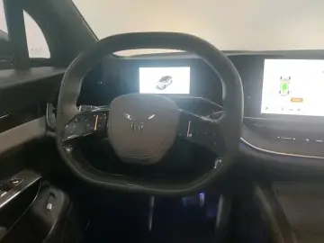 2025 Hongqi Tiangong 08 с пробегом 11 200 км