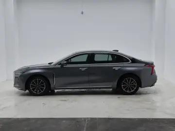 2023 Hongqi H5 с пробегом 44 000 км