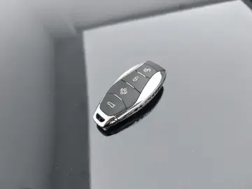 2023 Hongqi H5 с пробегом 44 000 км