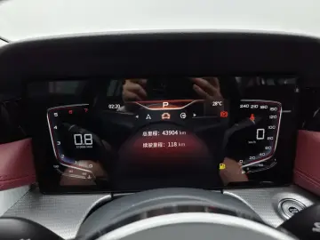 2023 Hongqi H5 с пробегом 44 000 км