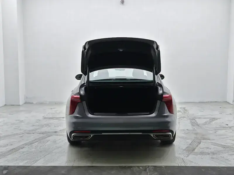 2023 Hongqi H5 с пробегом 44 000 км
