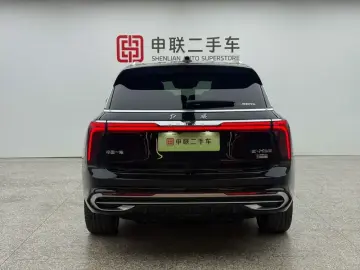 2020 Hongqi E-HS9 с пробегом 10 600 км