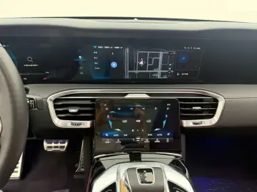 2020 Hongqi E-HS9 с пробегом 10 600 км