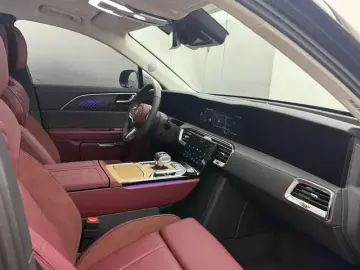 2020 Hongqi E-HS9 с пробегом 10 600 км