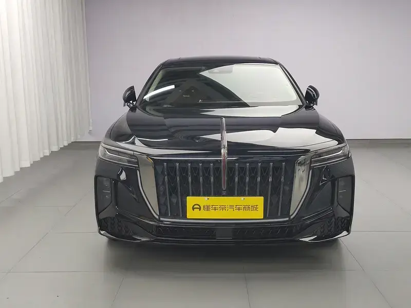 2024 Hongqi H9 с пробегом 18 800 км