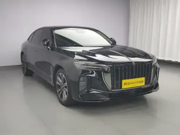 2024 Hongqi H9 с пробегом 18 800 км